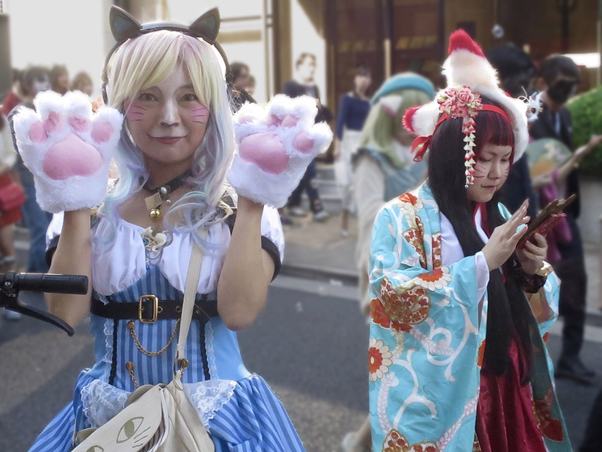 Lolita cosplayer dressed up as crazy ghost cat in the Bakeneko Parade in Kagurazaka